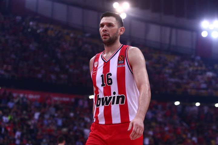 Κώστας Παπανικολάου