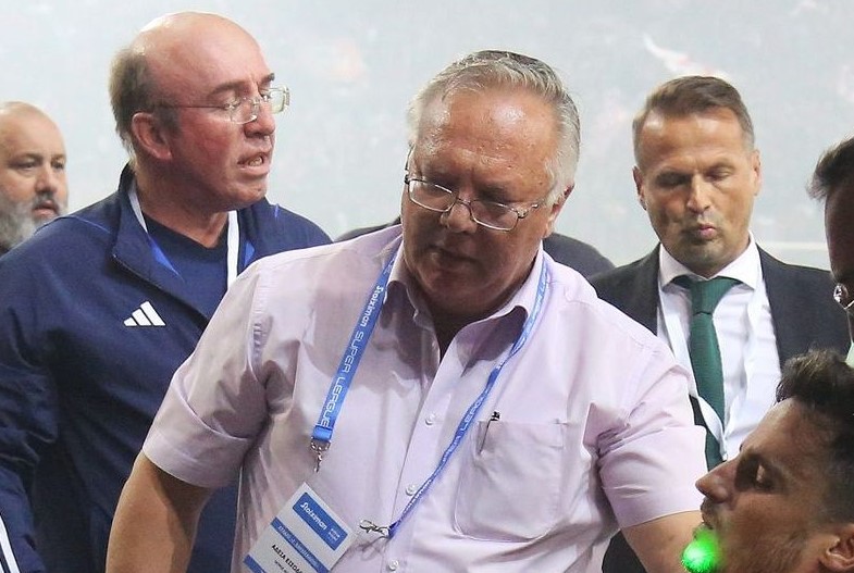 Χρήστος Γώγος γιατρός αγώνα Ολυμπιακός - Παναθηναϊκός Χουάνκαρ κροτίδα