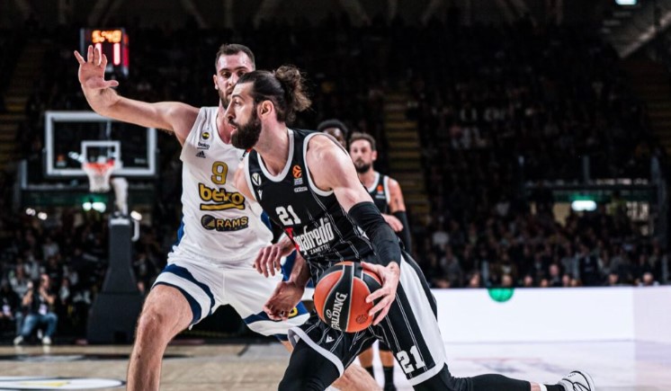 Σενγκέλια Βίρτους Φενέρ