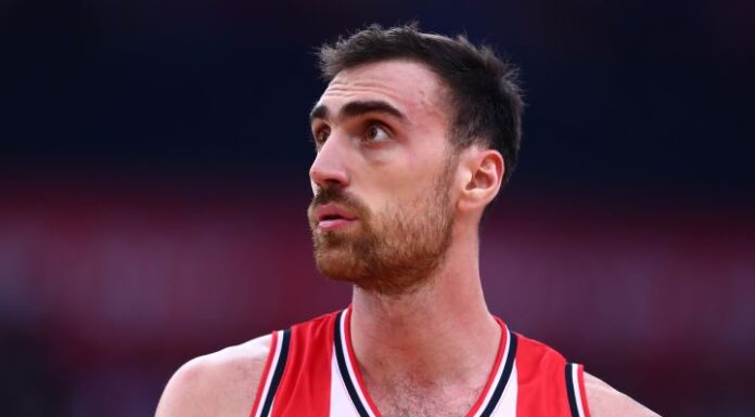 Μιλουτίνοφ