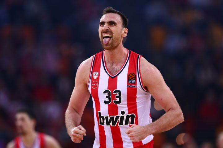 μιλουτίνοφ