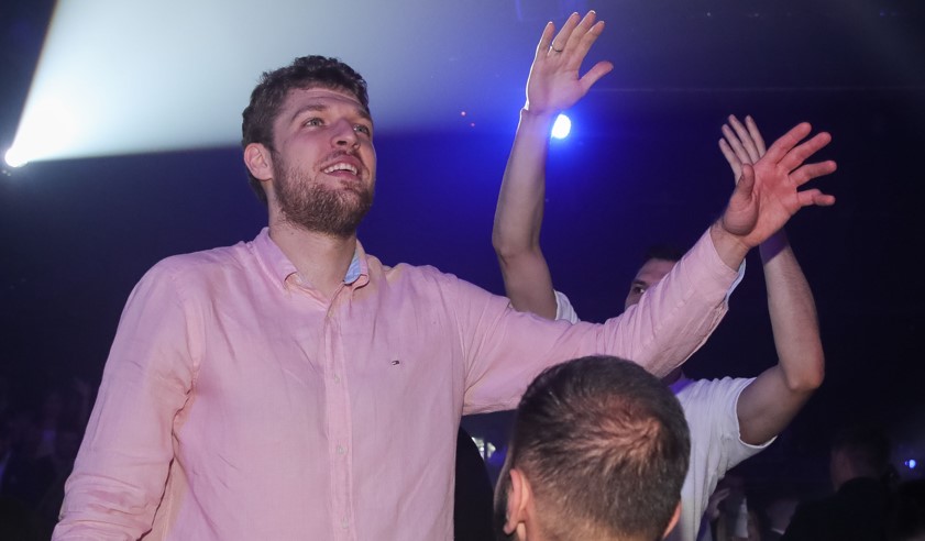 Σάσα Βεζένκοφ