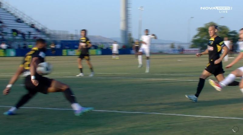 Μουκουντί χέρι Λεβαδειακός - ΑΕΚ