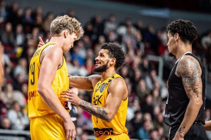 Ρίγα ΑΕΚ Κουζμίνσκας