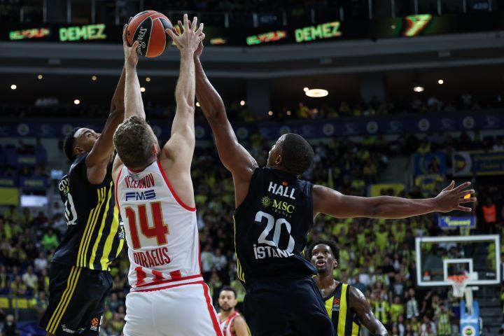 Σάσα Βεζένκοφ Φενέρ - Ολυμπιακός