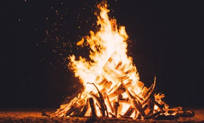 Φωτιά ανθρωπότητα