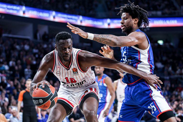 Νταν Οτούρου Μουσταφά Φαλ Εφές - Ολυμπιακός