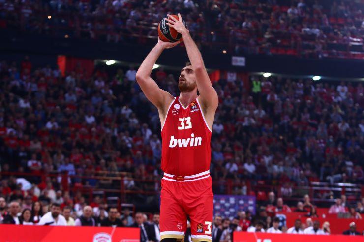 Μιλουτίνοφ