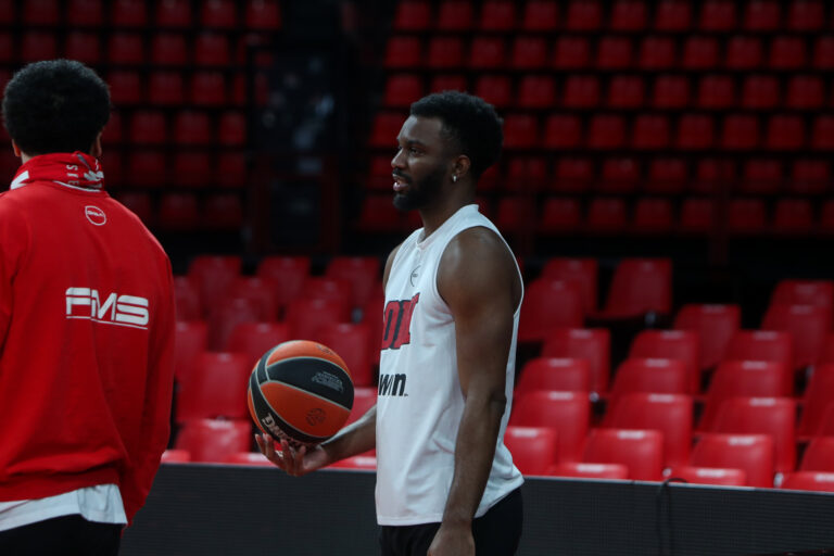 Έβανς Κίναν