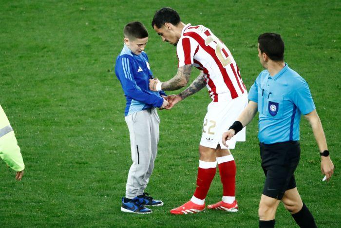 Τσικίνιο παιδάκι Ολυμπιακός - ΟΦΗ 100 χρόνια Θρύλος