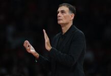 Μπαρτζώκας: Είτε το ζήσω ως προπονητής είτε ως φίλαθλος, θα έρχομαι στο νέο ΣΕΦ γιατί οι μακέτες που είδα είναι εκπληκτικές