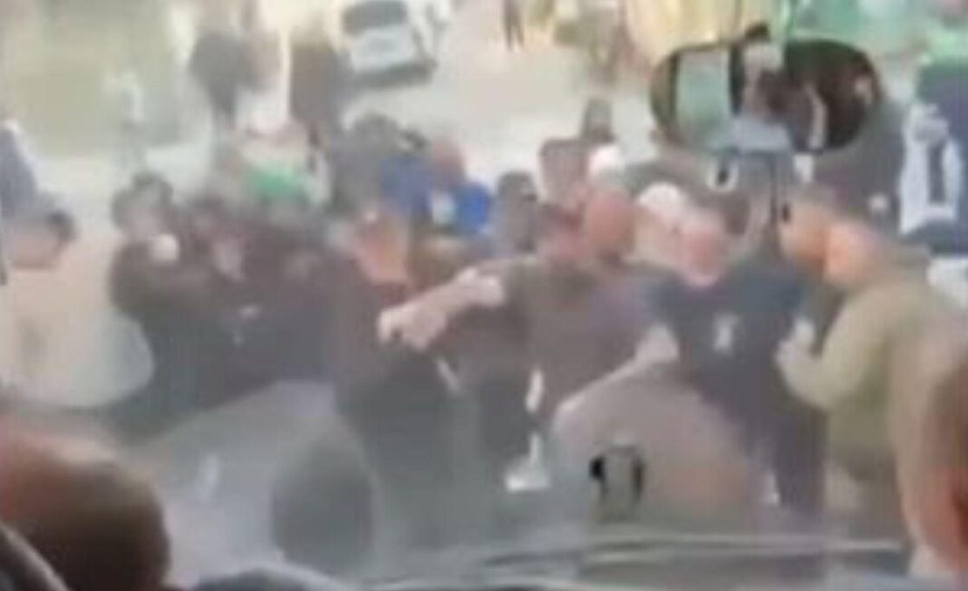 επίθεση αποστολή ολυμπιακού μπάσκετ γυναικών